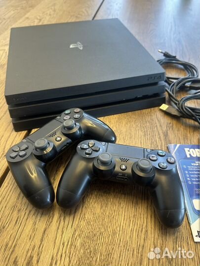 Sony PS4 Pro CUH-7208 в идеале