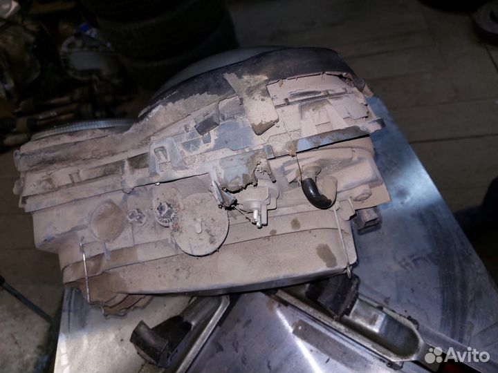 Фара ксенон передняя правая mercedes W210 дорест