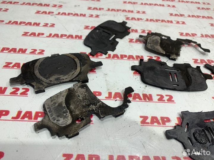 Зажим тормозных колодок передний Toyota Harrier