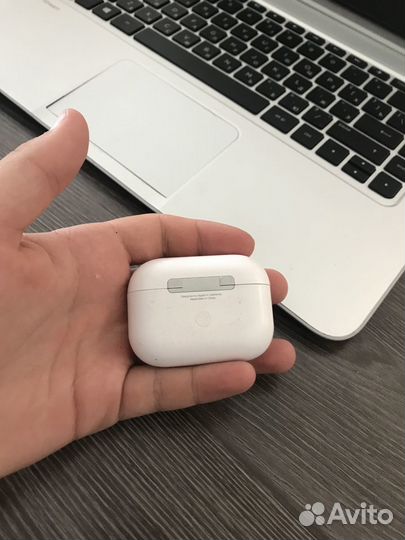 Airpods про