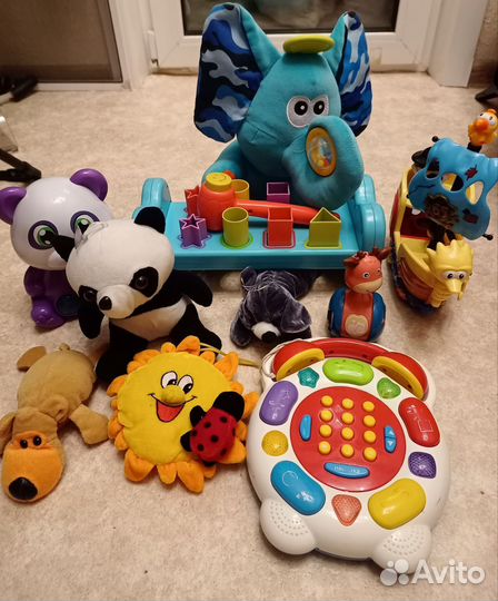 Книжка большая Fisher price и игрушки пакетом