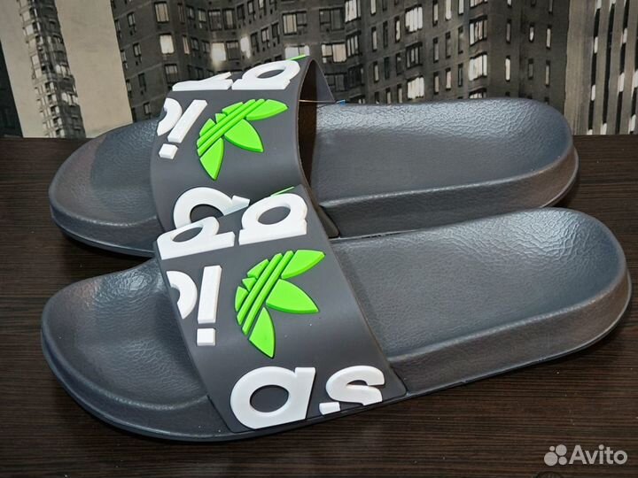 Шлепки сланцы adidas черные с зеленым