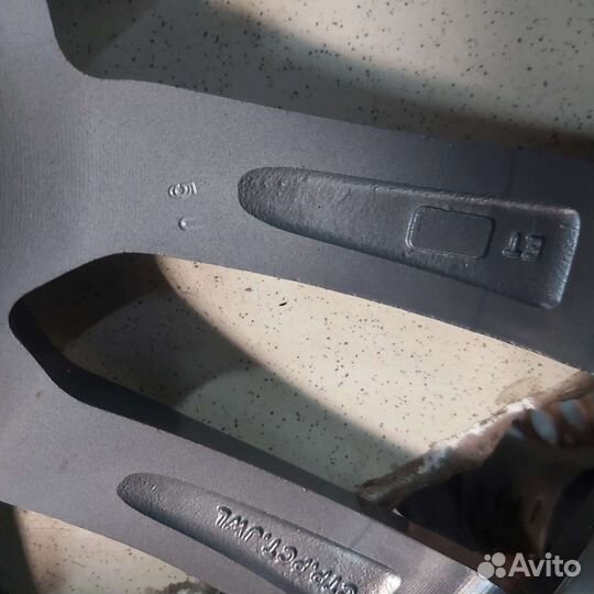 Диск р18 5/114.3 kia sorento,hyundai всего 1 шт