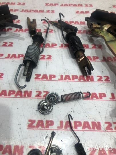 Механизм стояночного тормоза Toyota Rav4 ACA21