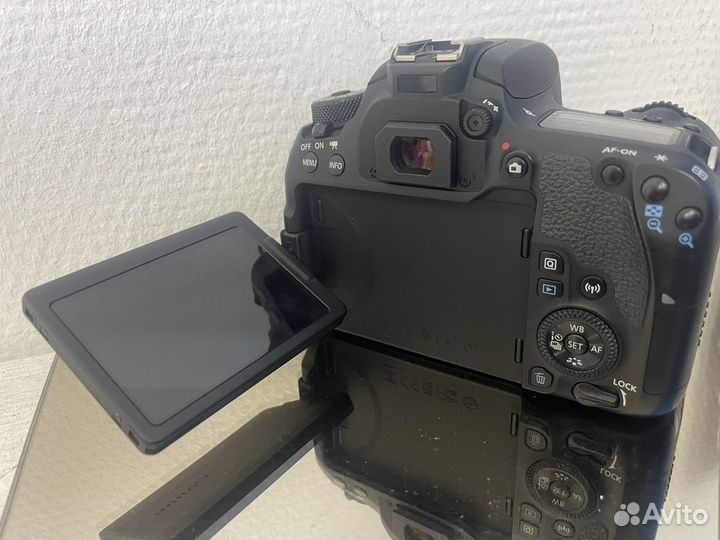 Canon eos 77d body