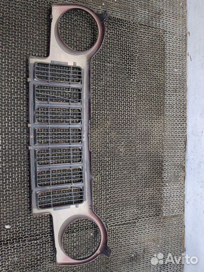 Решетка радиатора Jeep Liberty, 2004