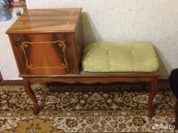 Тумбочка под телефон