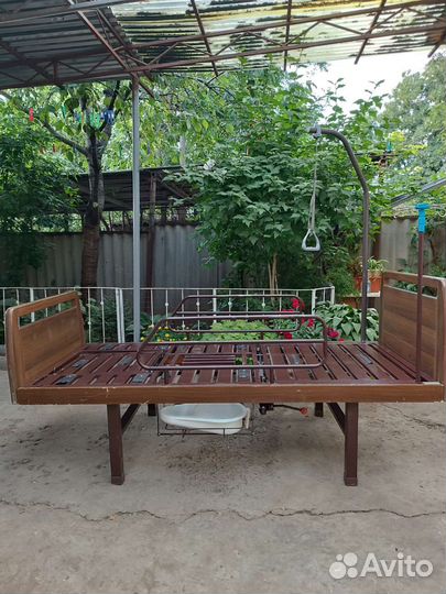 Кровать для лежачих больных с матрасом