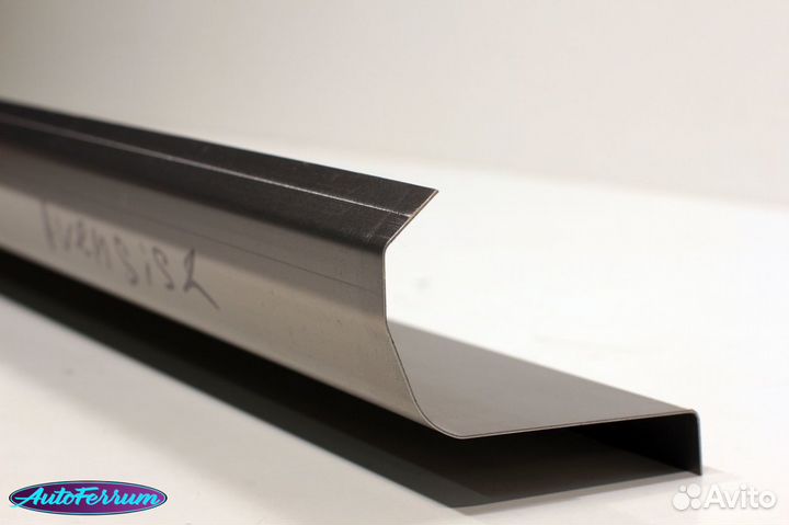 Пороги кузовные Toyota Avensis 2