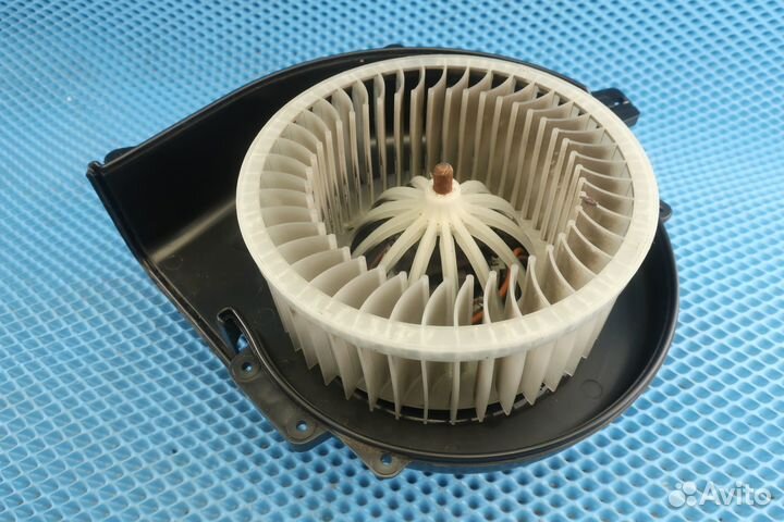 Моторчик отопителя Skoda Fabia 2 6Q1819015J