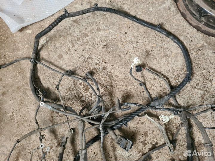 Проводка подкапотная Renault Fluence седан M4R