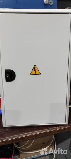 Щит электрический накладной метал. на 36 модулей