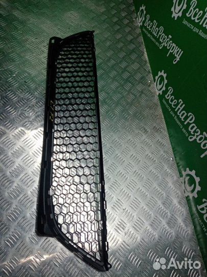 Решетка переднего бампера нижняя Renault Logan 1 Ф