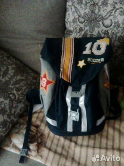 Портфель для мальчика начальных классов