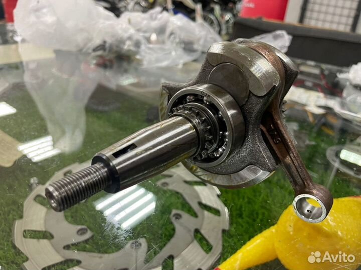 Коленвал Yamaha YBR125