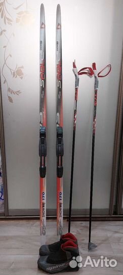 Лыжи беговые с ботинками 40 р
