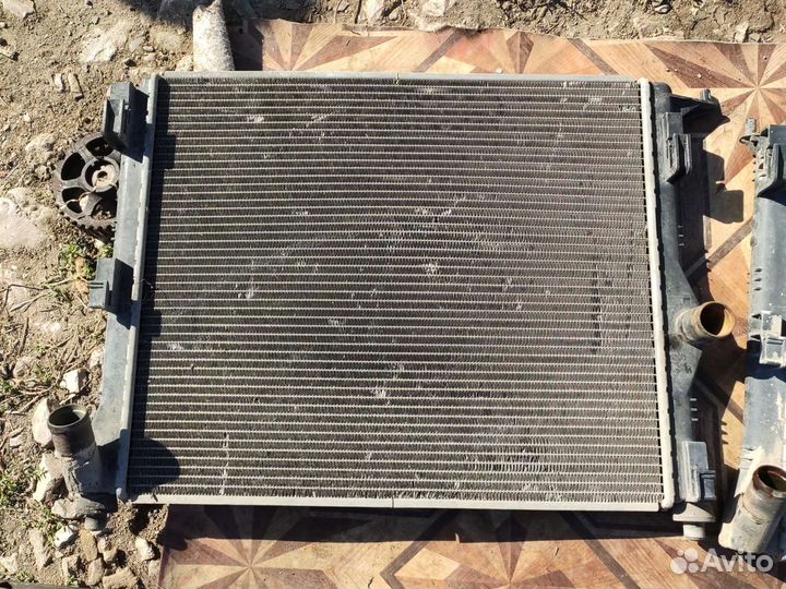 Радиатор охлаждения Рено Логан