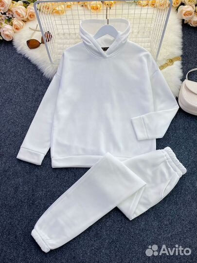 Парные спортивные костюмы