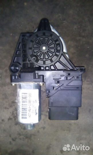 Моторчик стеклоподъемника VW Passat B5