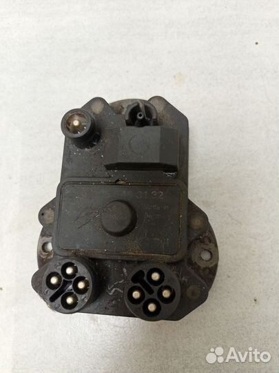 Блок управления зажиганием (коммутатор)