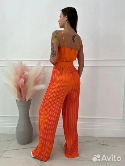 Комбинезон женский