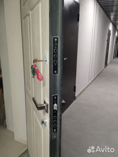 Дверь новая