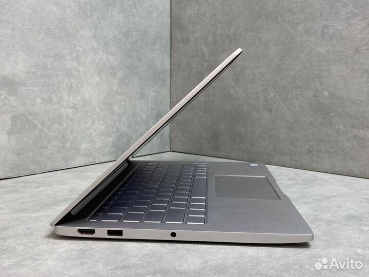 Xiaomi Core i7 8gn/MX250/RAM 8GB/SSD 256GB