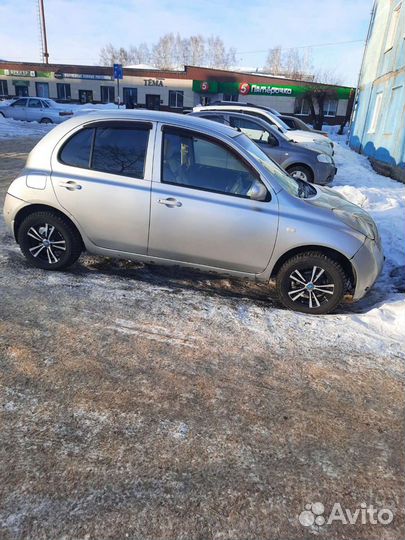 Nissan March 1.2 AT, 2003, 276 000 км