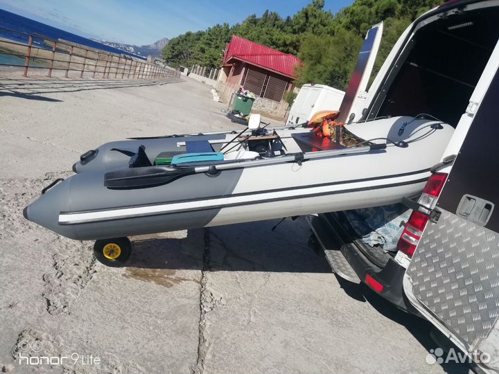 Лодка ривьера 320