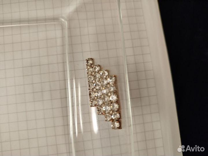 Тарелка с камнями