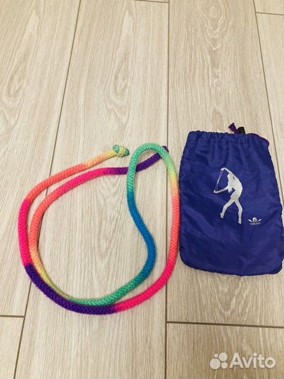 Гимнастическая скакалка