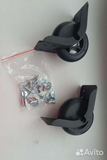 Колесо на хоккейный баул/сумку на колёсах