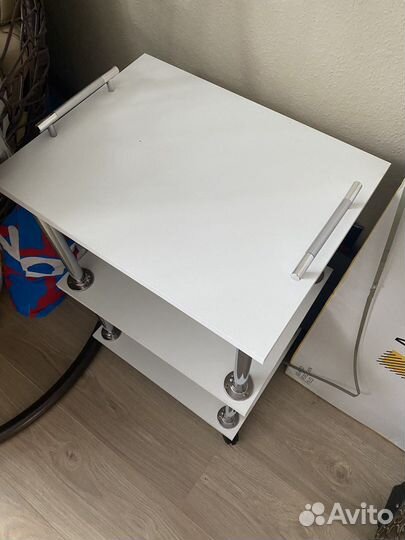 Тележка на колесиках косметологическая, этажерка