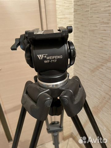 Штатив для видеокамеры