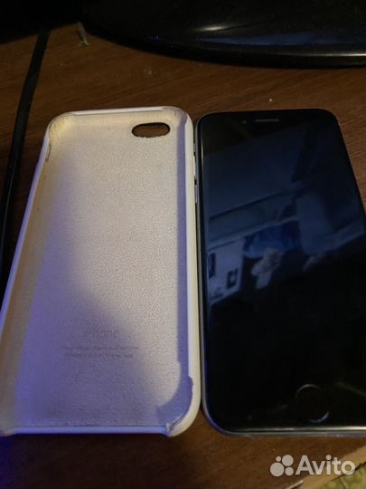 Телефон iPhone 6