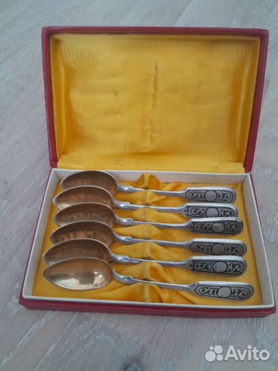 Серебряная чайная ложка