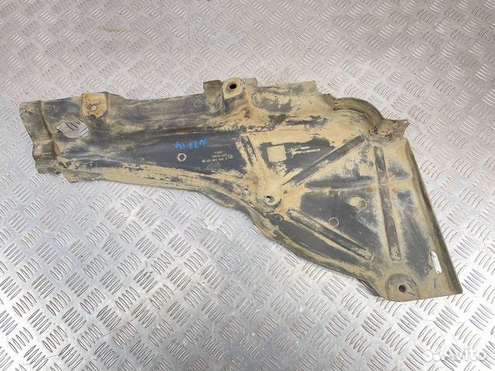 Защита днища кузова задняя правая Mercedes-Benz