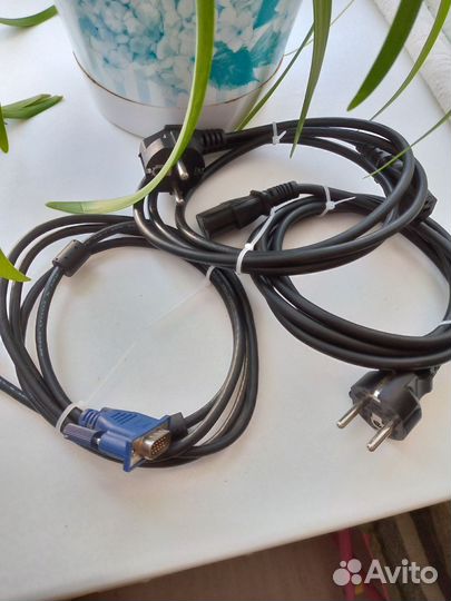 Провод VGA и Сетевой кабель для компьютера