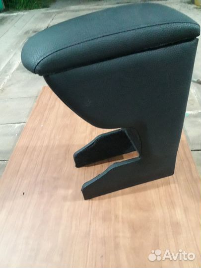 Подлокотник