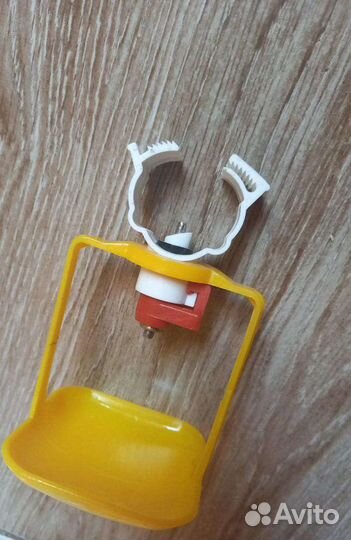 Ниппельные поилки для птиц