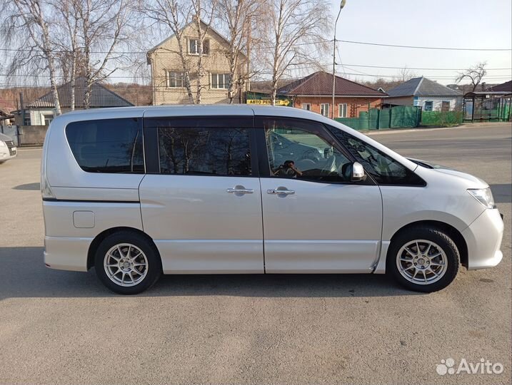 Nissan Serena 2.0 CVT, 2011, 187 357 км