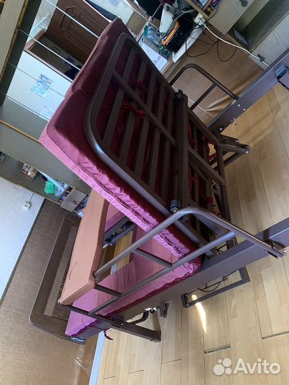 Медицинская механическая кровать с матрацом