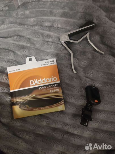 Акустическая гитара yamaha