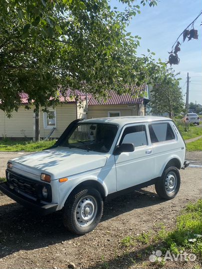 LADA 4x4 (Нива) 1.7 МТ, 2010, 100 000 км