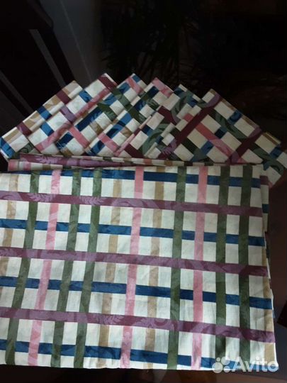Новая скатерть прямоугольная и 6 салфеток(новые)