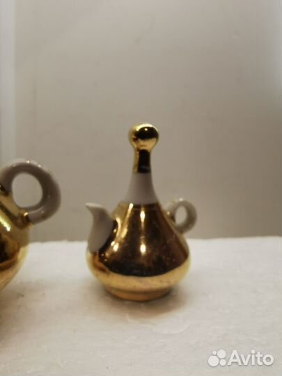 Два сувенирных чайника. Сысерть. Золото