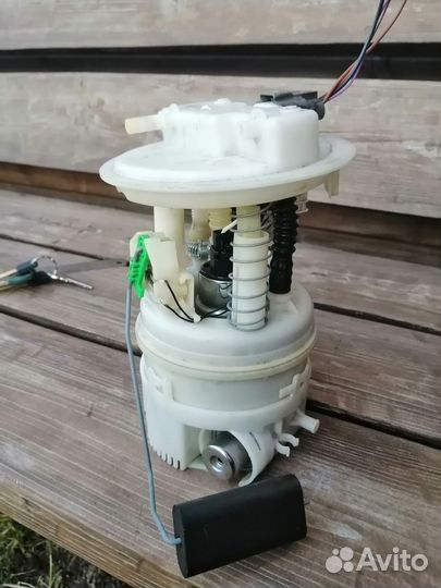 Насос топливный LADA