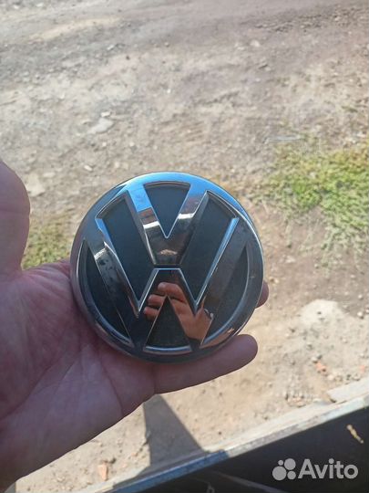 Значок volkswagen на багажник