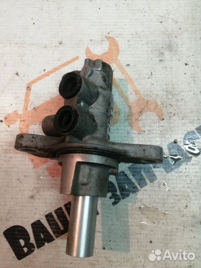 Главный тормозной цилиндр Ford Fiesta 2008-2017