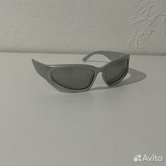 Солнечные очки серебряные